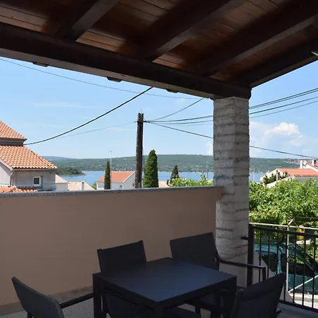 Kamelija Apartment *